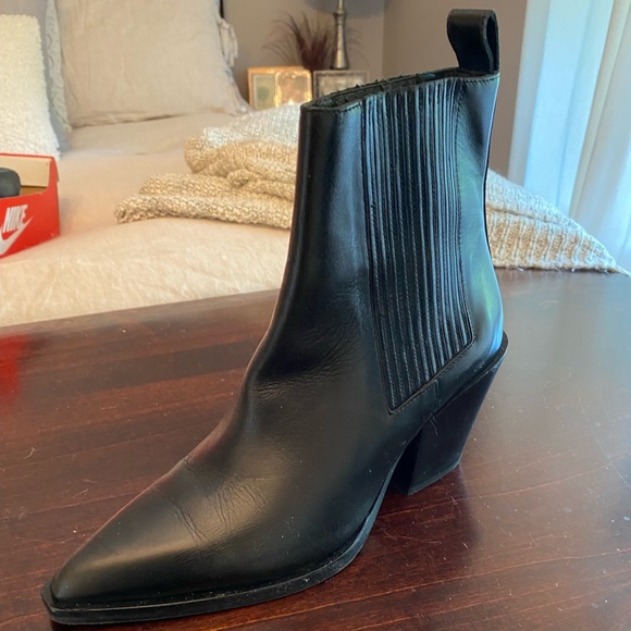 Aeyde Shoes - Aeyde Ankle Boots ‘Kate’